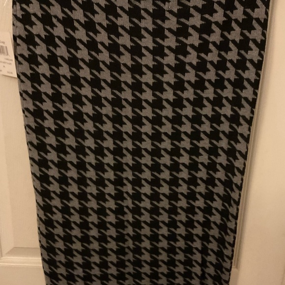 NWT Retrology Gray and black Houndstooth medium - Picture 8 of 11